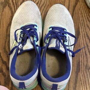 Brooks Women’s Levitate running shoes
